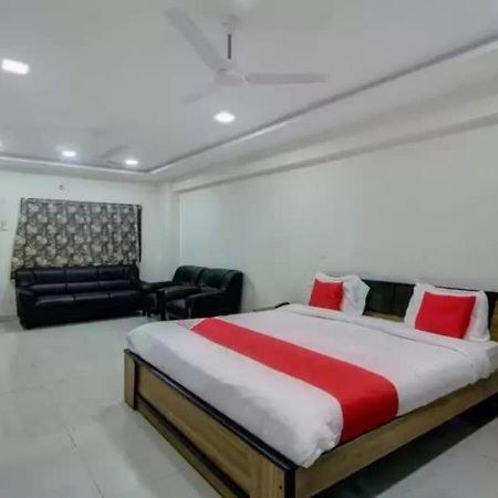 Hotel Santoshi Hometel Raichur Ngoại thất bức ảnh