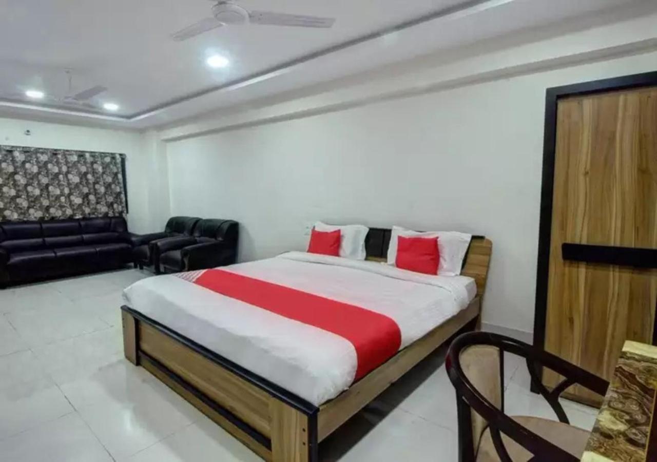 Hotel Santoshi Hometel Raichur Ngoại thất bức ảnh