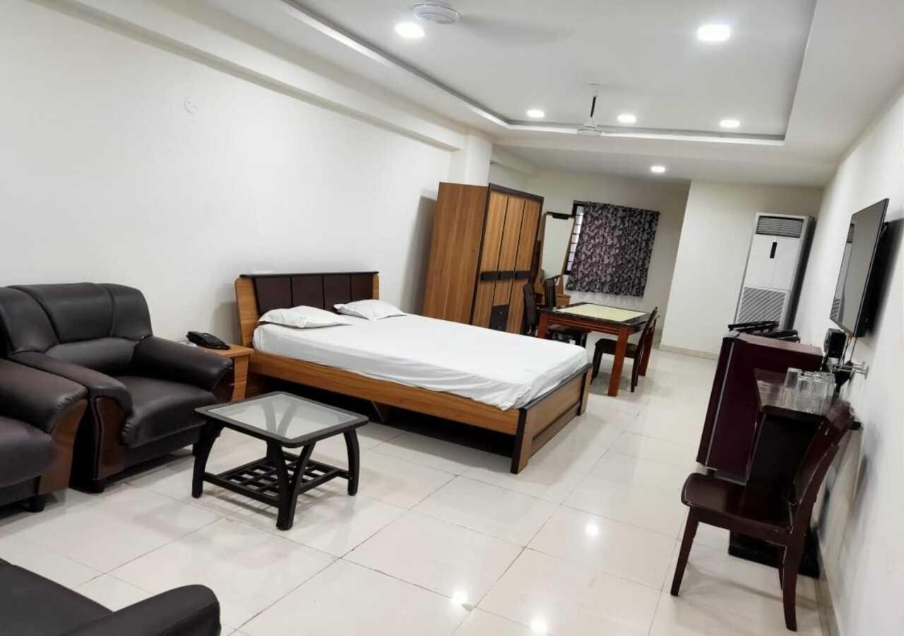 Hotel Santoshi Hometel Raichur Ngoại thất bức ảnh