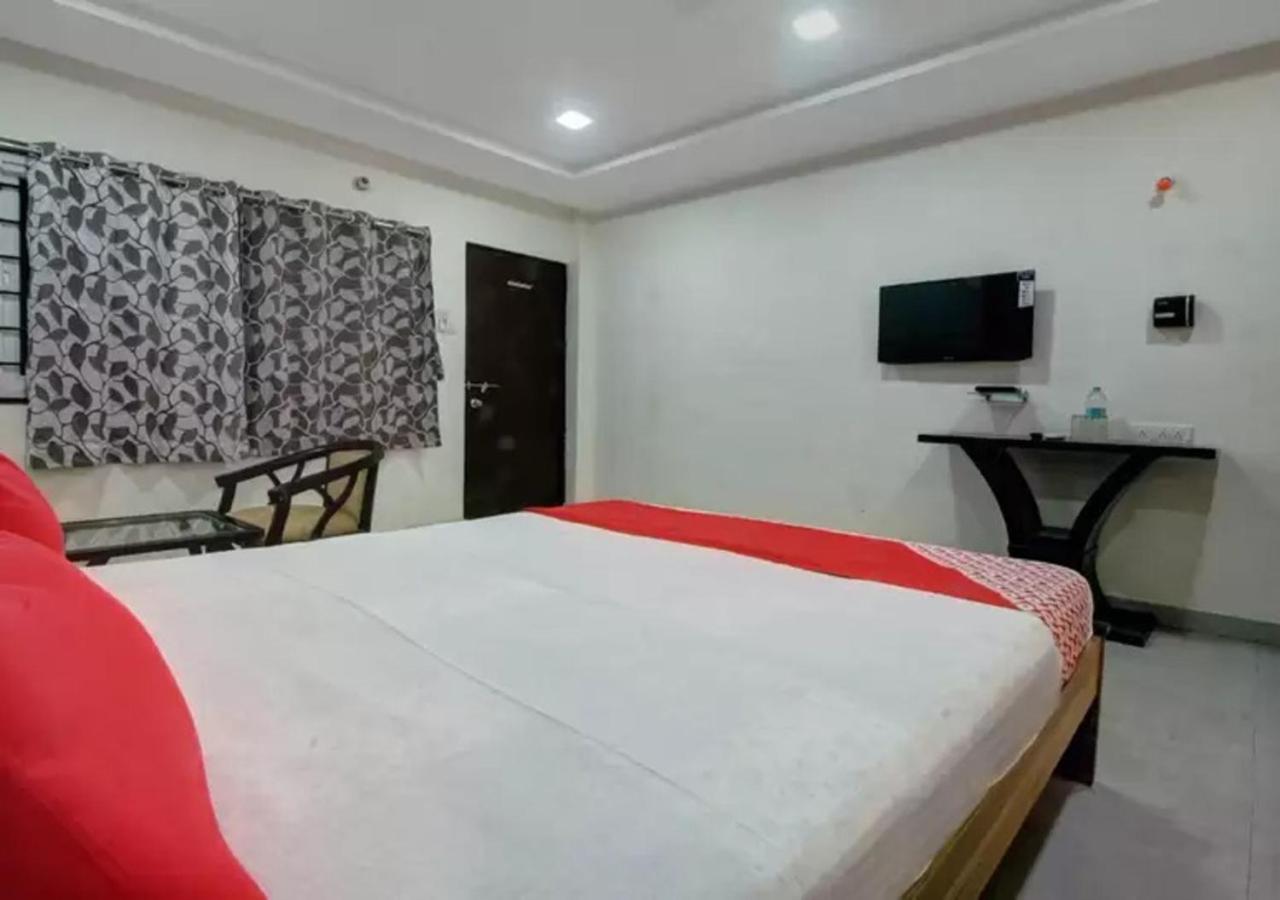 Hotel Santoshi Hometel Raichur Ngoại thất bức ảnh