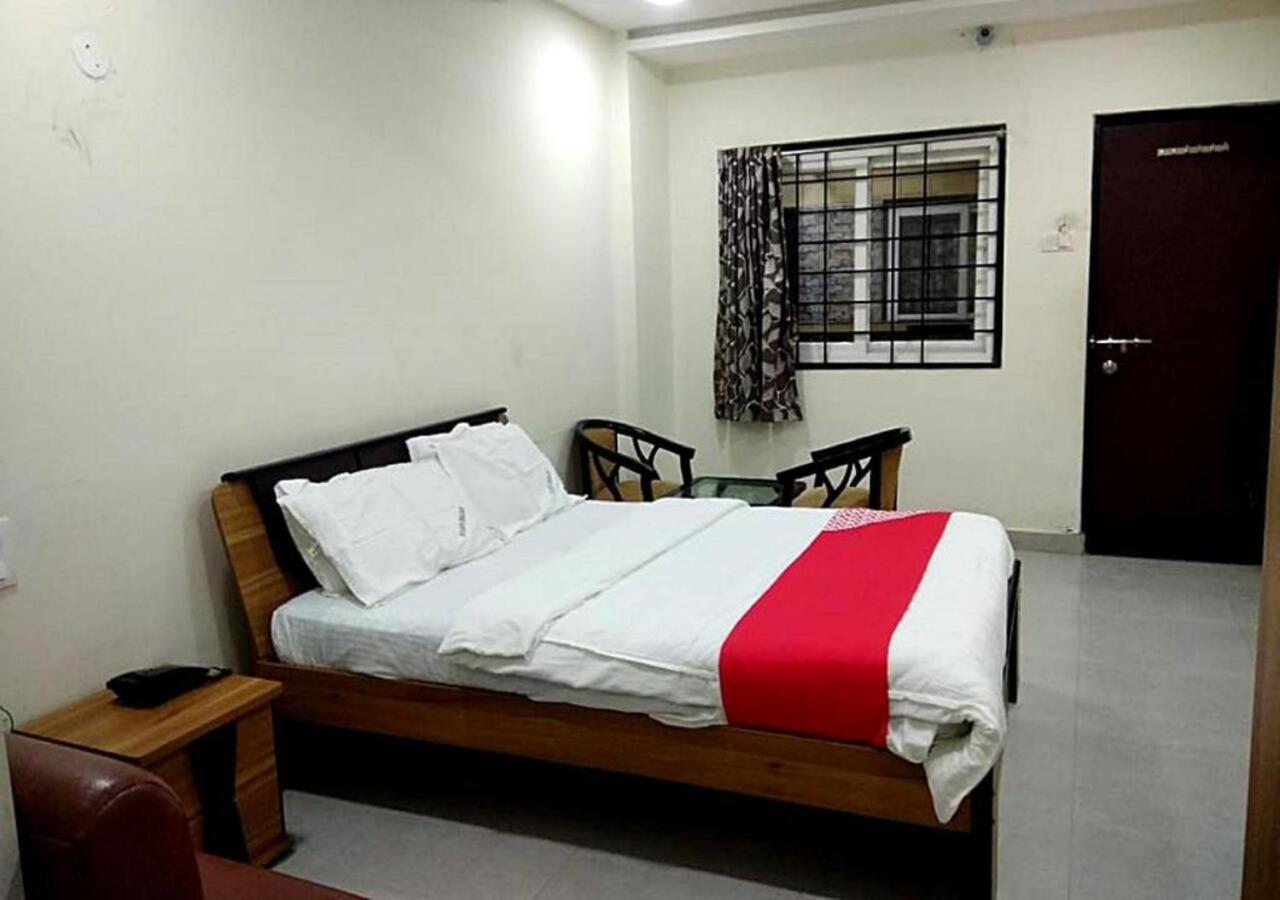 Hotel Santoshi Hometel Raichur Ngoại thất bức ảnh