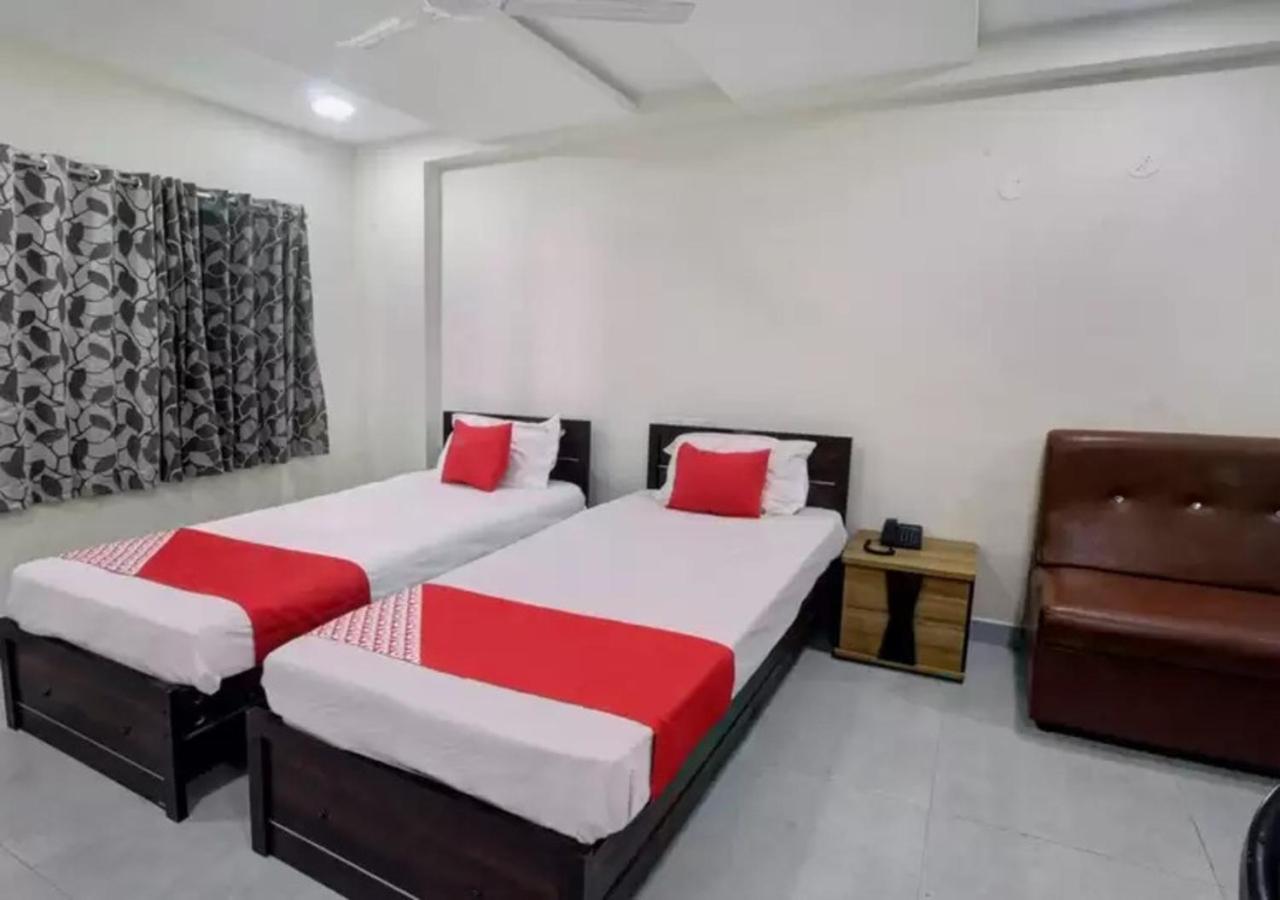 Hotel Santoshi Hometel Raichur Ngoại thất bức ảnh