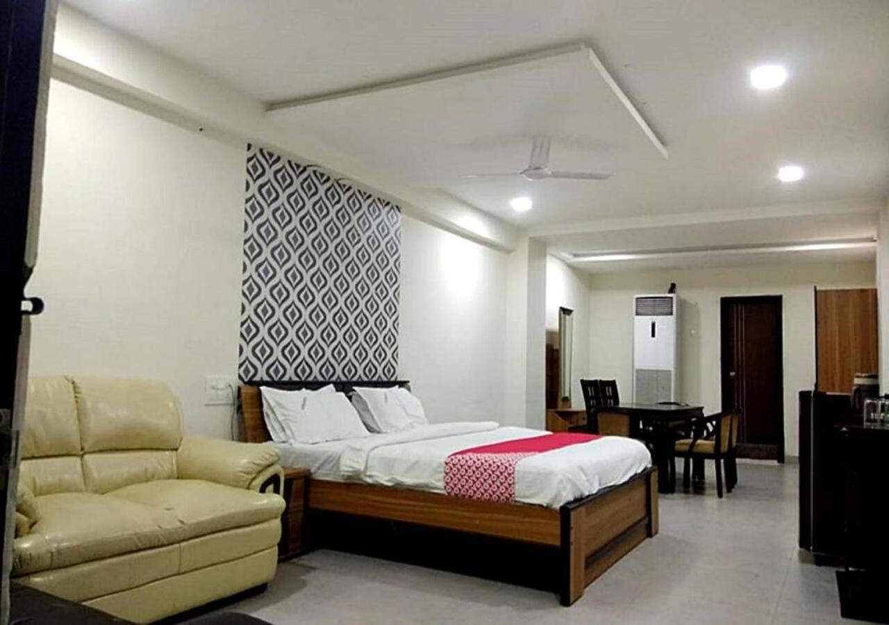 Hotel Santoshi Hometel Raichur Ngoại thất bức ảnh