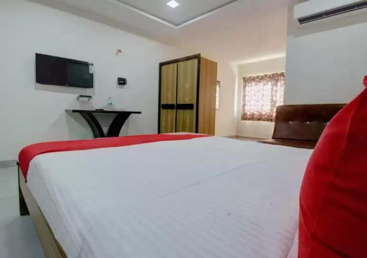 Hotel Santoshi Hometel Raichur Ngoại thất bức ảnh