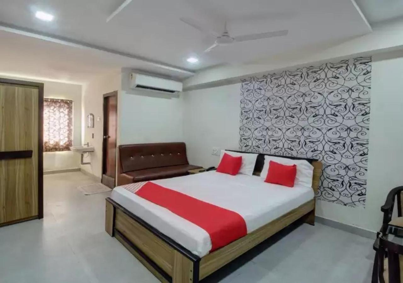Hotel Santoshi Hometel Raichur Ngoại thất bức ảnh