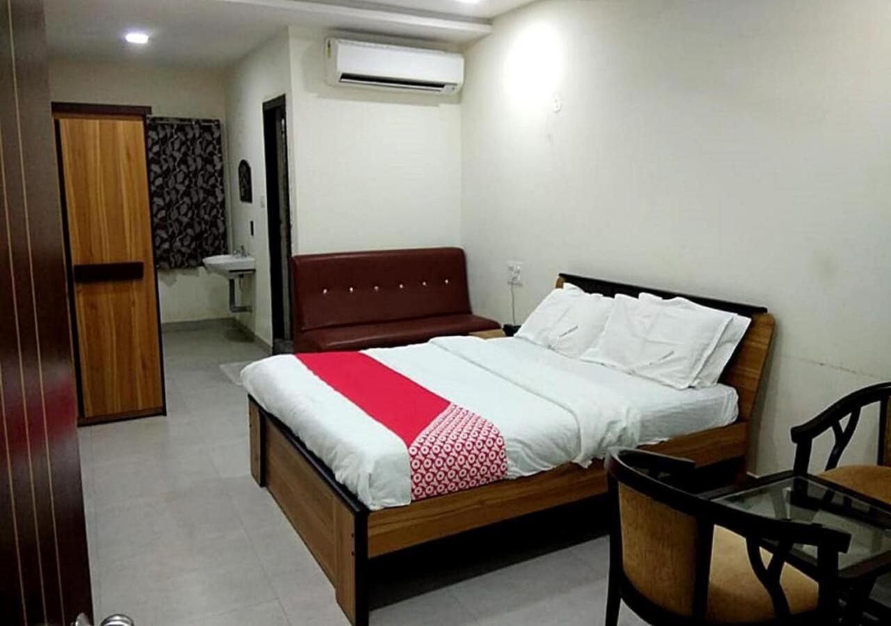Hotel Santoshi Hometel Raichur Ngoại thất bức ảnh