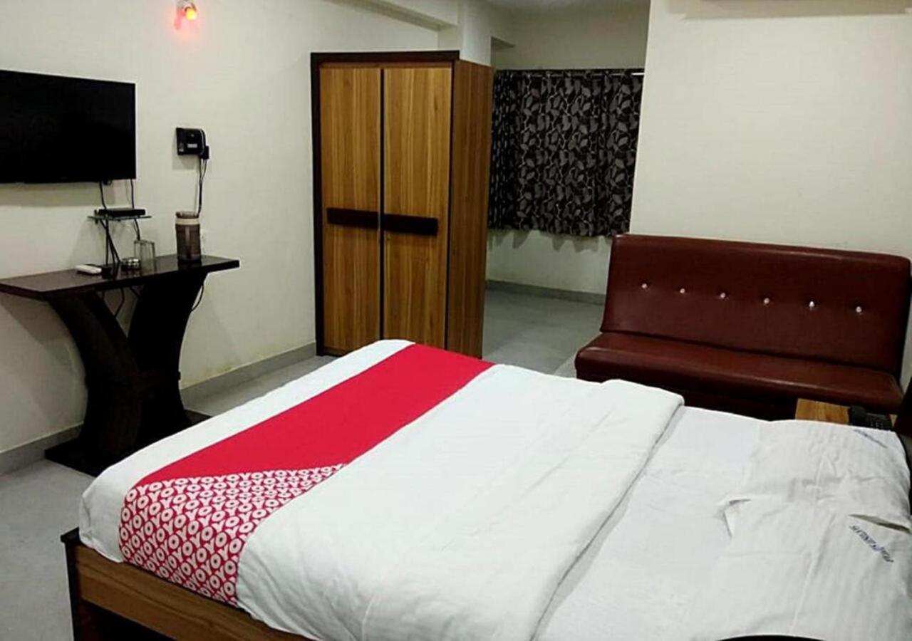 Hotel Santoshi Hometel Raichur Ngoại thất bức ảnh