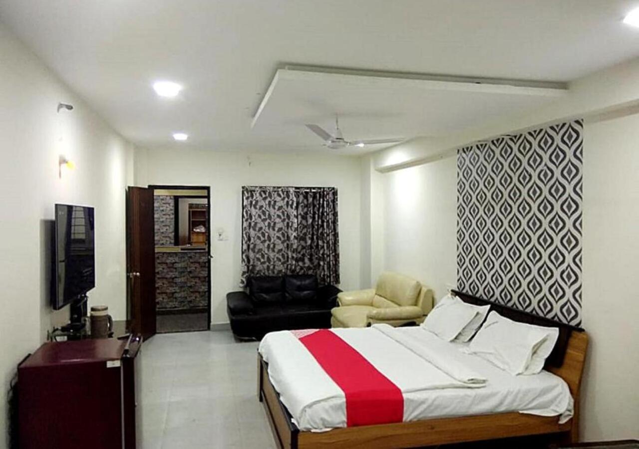 Hotel Santoshi Hometel Raichur Ngoại thất bức ảnh
